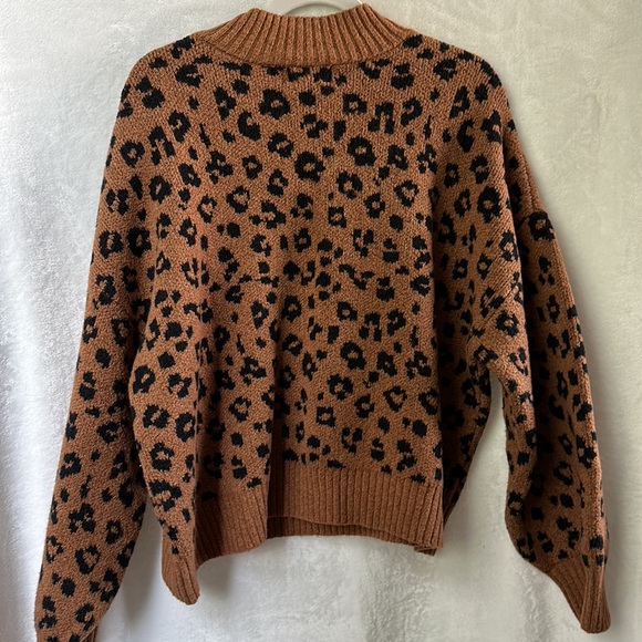 Cheetah Sweater size xxl Old Navy - Picture 5 of 5